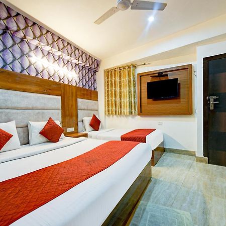 Transit Stay At Delhi Airport Нью-Дели Экстерьер фото