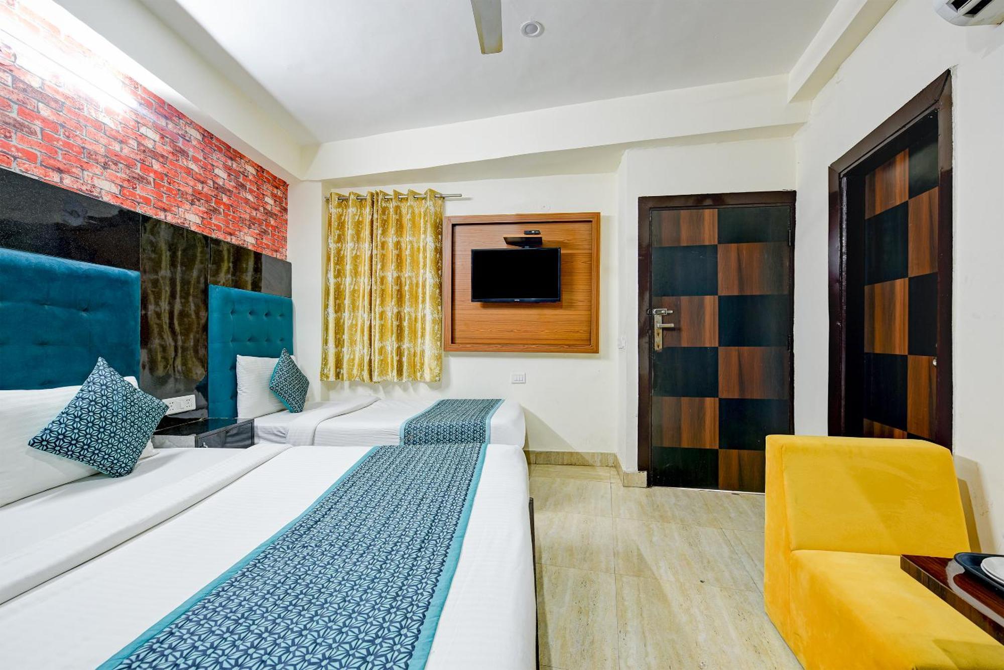 Transit Stay At Delhi Airport Нью-Дели Экстерьер фото
